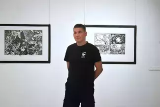 Baján mutatkozik be Danka Attila képgrafikus