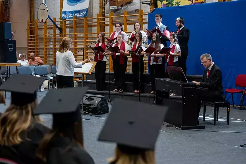 Diplomaátadó ünnepség az EJF-en.