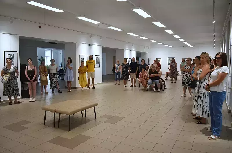 Baján mutatkozik be Danka Attila képgrafikus