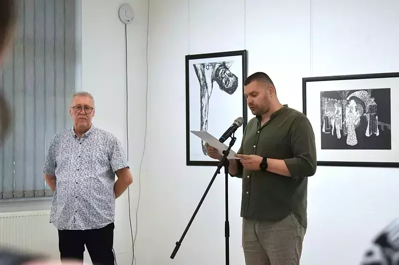 Baján mutatkozik be Danka Attila képgrafikus
