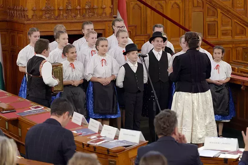Nemzetiségi pedagógushallgatók látogatása a Parlamentben