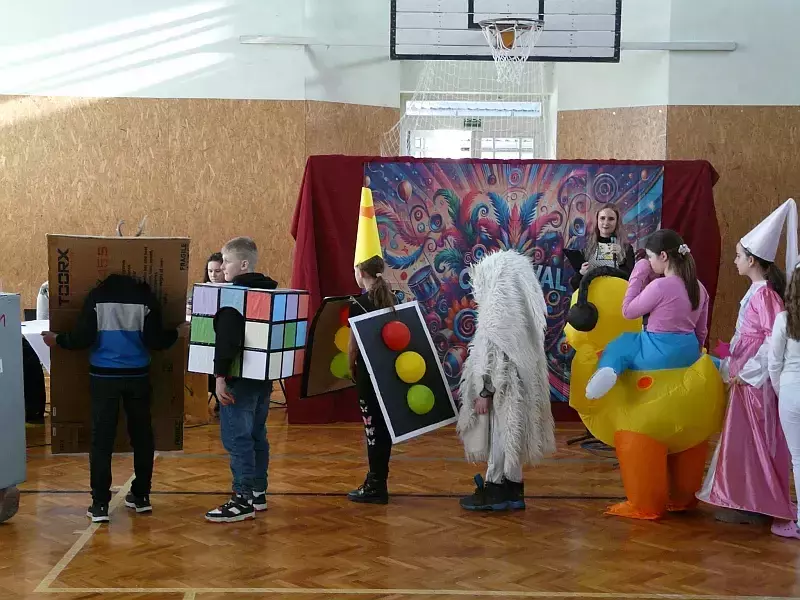 Farsangi bál a Bajai Szentistváni Általános Iskolában